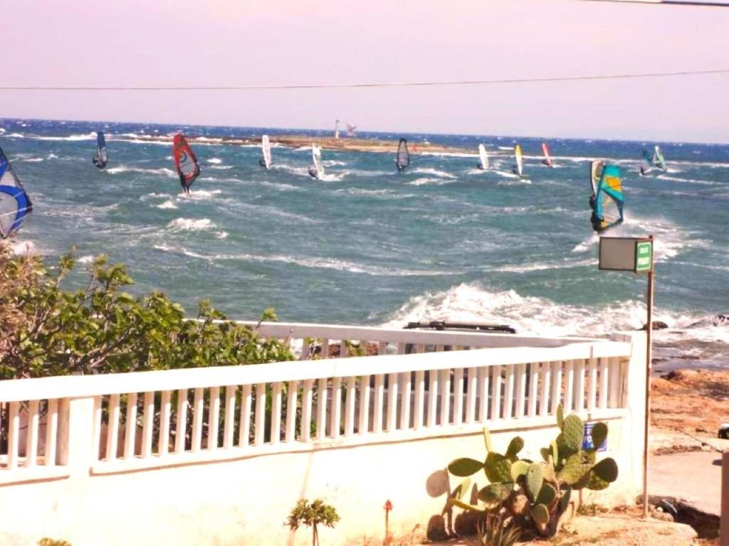 Anemos Surf View — sea-view beachfront apartment in Artemida, Greece